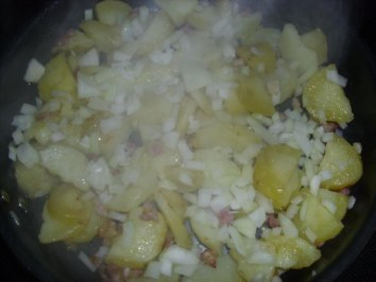 Bratkartoffeln mit sauren Salzhering - Rezept - Bild Nr. 3