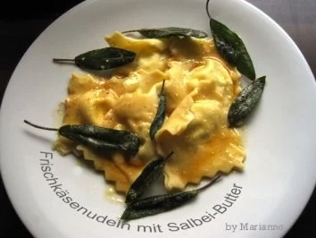 Rezept: Frischkäsenudeln mit Salbei Butter Frischkäsenudeln mit Salbei Butter - Rezept