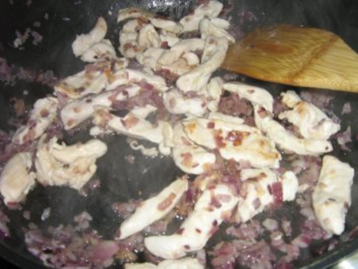 Champignon-Hähnchen-Geschnetzeltes mit bunten Nudeln - Rezept - Bild Nr. 5