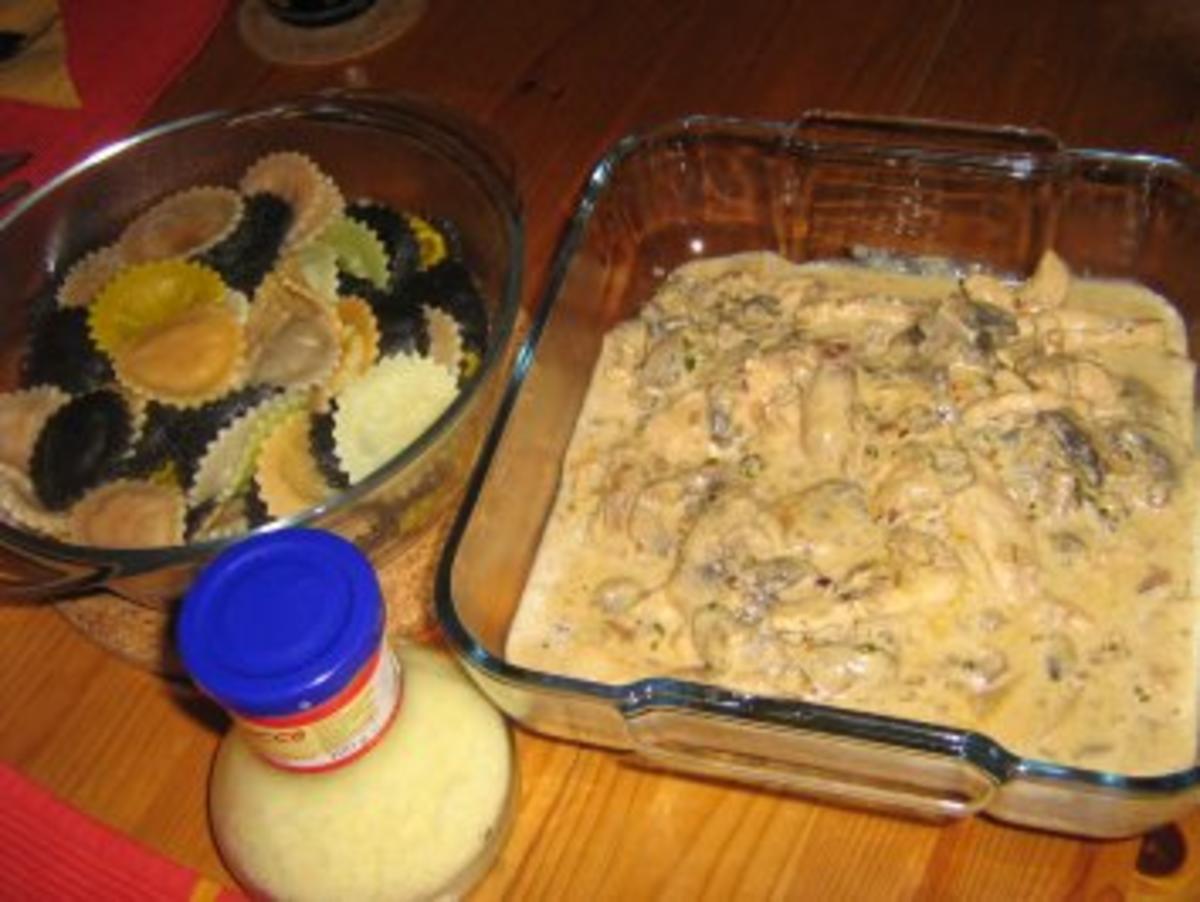 Champignon-Hähnchen-Geschnetzeltes mit bunten Nudeln - Rezept - Bild Nr. 7