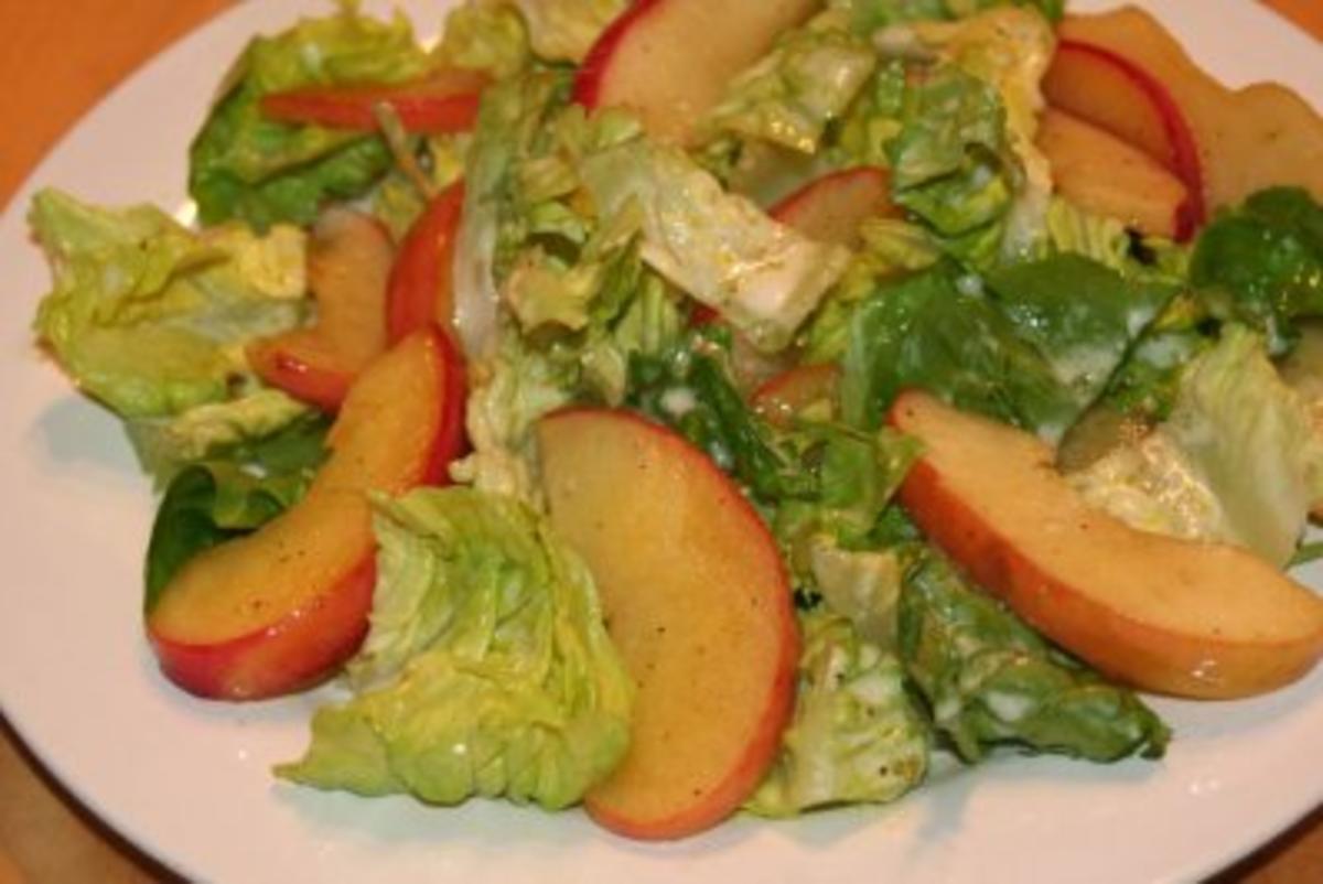 Salat mit Äpfeln - Rezept