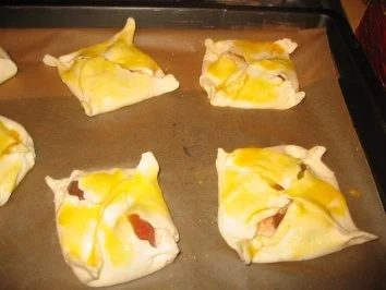 Backwaren: Blätterteigtascherl mit Erdbeerquark und Rumtopffrüchte! - Rezept - Bild Nr. 3