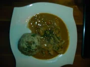 Hähnchengulasch mit Semmelknödel - Rezept