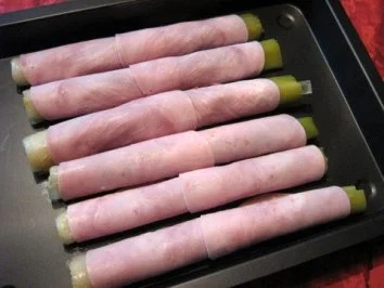 Rezept: Lauchröllchen mit Käsesoße Bild Nr. 3 Lauchröllchen mit Käsesoße - Rezept - Bild Nr. 3