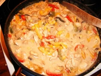 Rezept: Falsche Sahne-Geflügel-Gemüse-Pfanne mit Petersilienreis Bild Nr. 3 Falsche Sahne-Geflügel-Gemüse-Pfanne mit Petersilienreis - Rezept - Bild Nr. 3