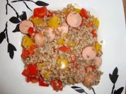 Gemüsegerichte: Paprika-Buchweizentopf mit Würstchen - Rezept