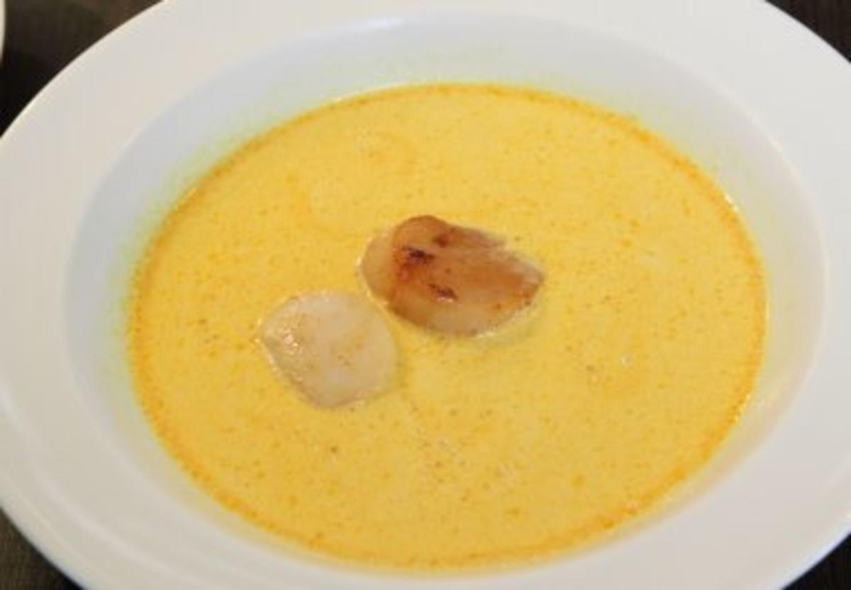 Kokos-Curry-Suppe mit gebratener Jakobsmuschel - Rezept