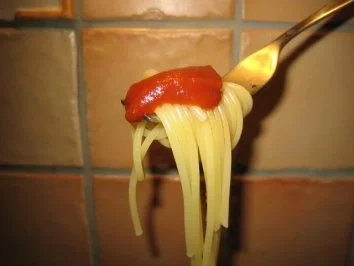 Rezept: Milde Tomatensoße mit Spaghetti Milde Tomatensoße mit Spaghetti - Rezept