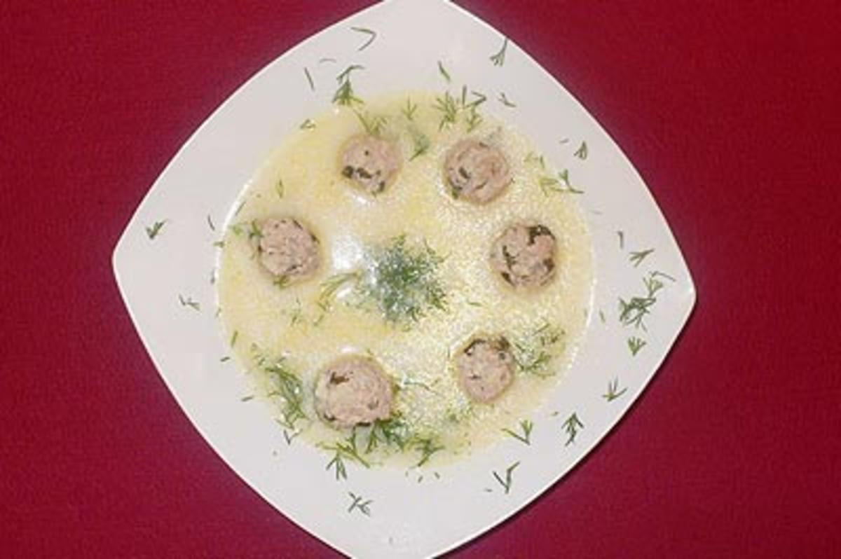 Bilder für Eier-Zitronensuppe mit Hackfleischbällchen und Reis - Rezept