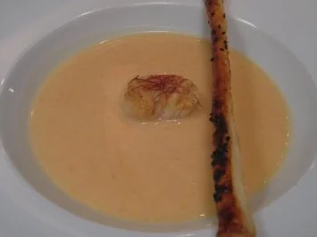 Rezept: Mandel-Pfefferschotensuppe mit marinierten Jakobsmuscheln Mandel-Pfefferschotensuppe mit marinierten Jakobsmuscheln - Rezept