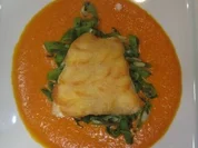 Rezept: Zanderfilet mit Kartoffelschuppenkruste auf Schnippelbohnen an Kokos-Curryspiegel Zanderfilet mit Kartoffelschuppenkruste auf Schnippelbohnen an Kokos-Curryspiegel - Rezept