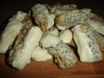 Rezept: Mohnstangen mit weißer Kuvertüre Bild Nr. 2 Mohnstangen mit weißer Kuvertüre - Rezept - Bild Nr. 2