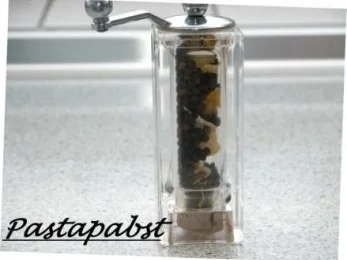 Rezept: Zitronen Salz und Zitronenpfeffer Bild Nr. 2 Zitronen Salz und Zitronenpfeffer - Rezept - Bild Nr. 2