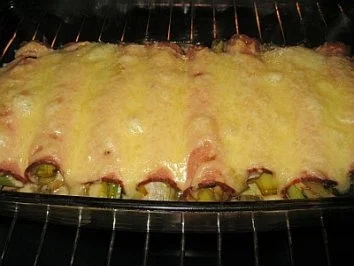 HAUPTGERICHT - Überbackene Leberkäse-Lauch-Röllchen - Rezept