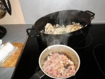 Fettuchini in 4erlei Käsesoße mit kleinen Prawns  s. Foto - Rezept