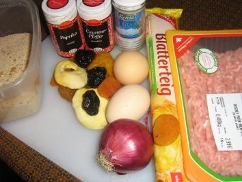 Rezept: Putenhack-süß-scharf in einer Blätterteigrolle verpackt Bild Nr. 2 Putenhack-süß-scharf in einer Blätterteigrolle verpackt - Rezept - Bild Nr. 2