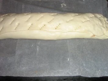 Rezept: Putenhack-süß-scharf in einer Blätterteigrolle verpackt Bild Nr. 6 Putenhack-süß-scharf in einer Blätterteigrolle verpackt - Rezept - Bild Nr. 6