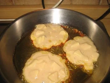 Rezept: Verschiedenes: Lisa's Apfelquarkpfannküchla! Bild Nr. 3 Verschiedenes: Lisa's Apfelquarkpfannküchla! - Rezept - Bild Nr. 3