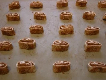 Rezept: Schweineöhrchen mit Zimt Bild Nr. 4 Schweineöhrchen mit Zimt - Rezept - Bild Nr. 4