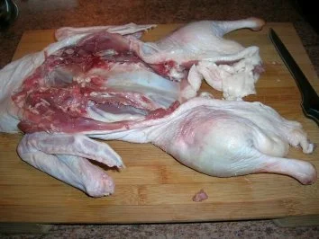 Rezept: Gefüllte aber ENTBEINTE Ente mit Maronen ud Cranberries - schmeckt auch kalt sehr lecker mit entsprechender Beilage Bild Nr. 7 Gefüllte aber ENTBEINTE Ente mit Maronen ud Cranberries - schmeckt auch kalt sehr lecker mit entsprechender Beilage - Rezept - Bild Nr. 7