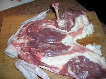 Rezept: Gefüllte aber ENTBEINTE Ente mit Maronen ud Cranberries - schmeckt auch kalt sehr lecker mit entsprechender Beilage Bild Nr. 8 Gefüllte aber ENTBEINTE Ente mit Maronen ud Cranberries - schmeckt auch kalt sehr lecker mit entsprechender Beilage - Rezept - Bild Nr. 8