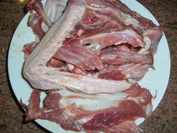 Rezept: Gefüllte aber ENTBEINTE Ente mit Maronen ud Cranberries - schmeckt auch kalt sehr lecker mit entsprechender Beilage Bild Nr. 12 Gefüllte aber ENTBEINTE Ente mit Maronen ud Cranberries - schmeckt auch kalt sehr lecker mit entsprechender Beilage - Rezept - Bild Nr. 12