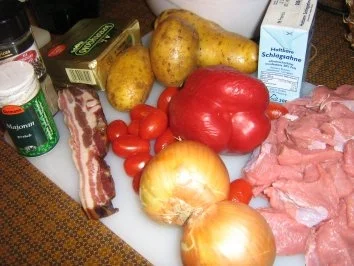 Rezept: Gulasch vom Kalb unter einer Kartoffelhaube Bild Nr. 3 Gulasch vom Kalb unter einer Kartoffelhaube - Rezept - Bild Nr. 3