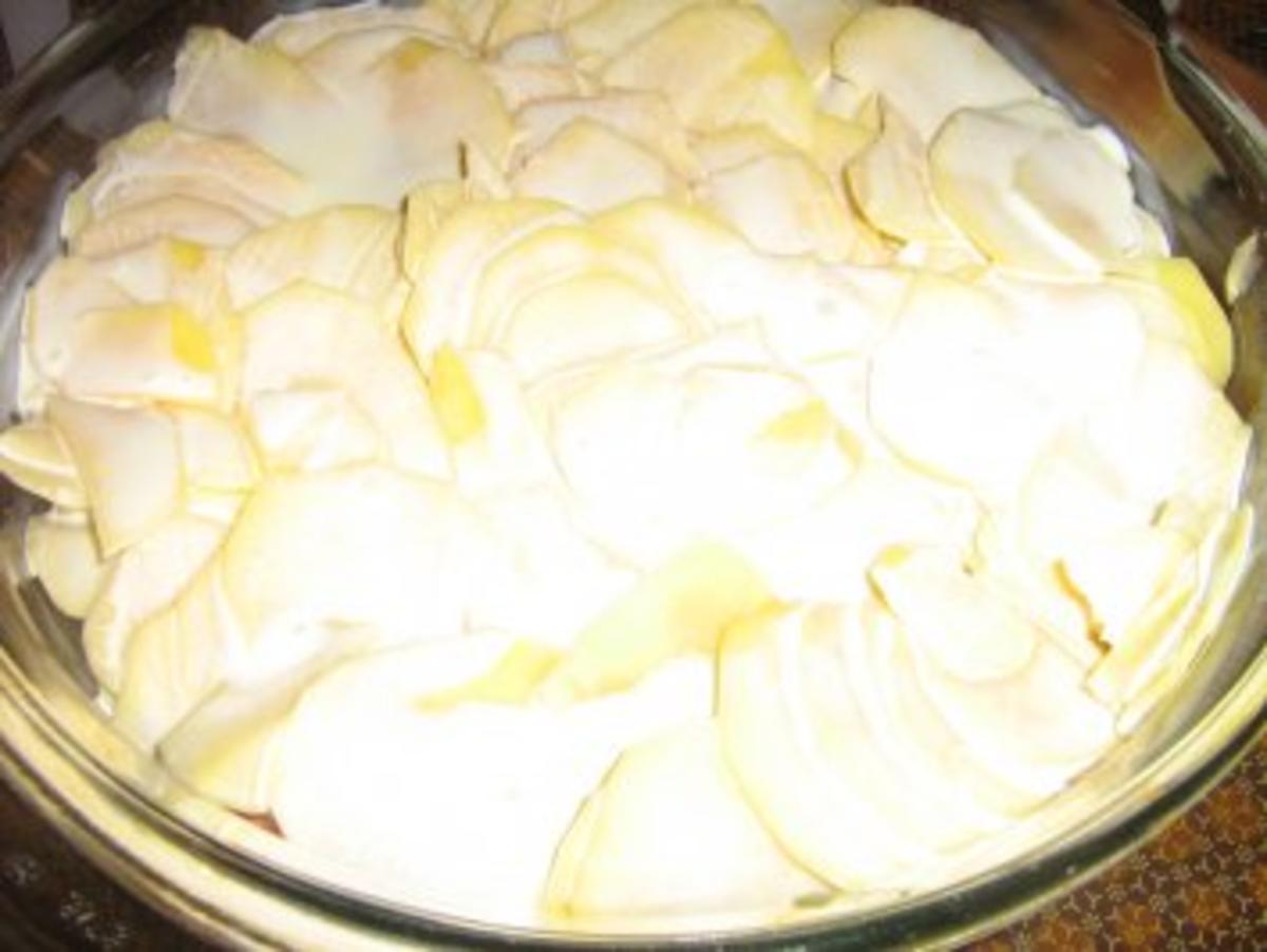 Gulasch vom Kalb unter einer Kartoffelhaube - Rezept - Bild Nr. 7