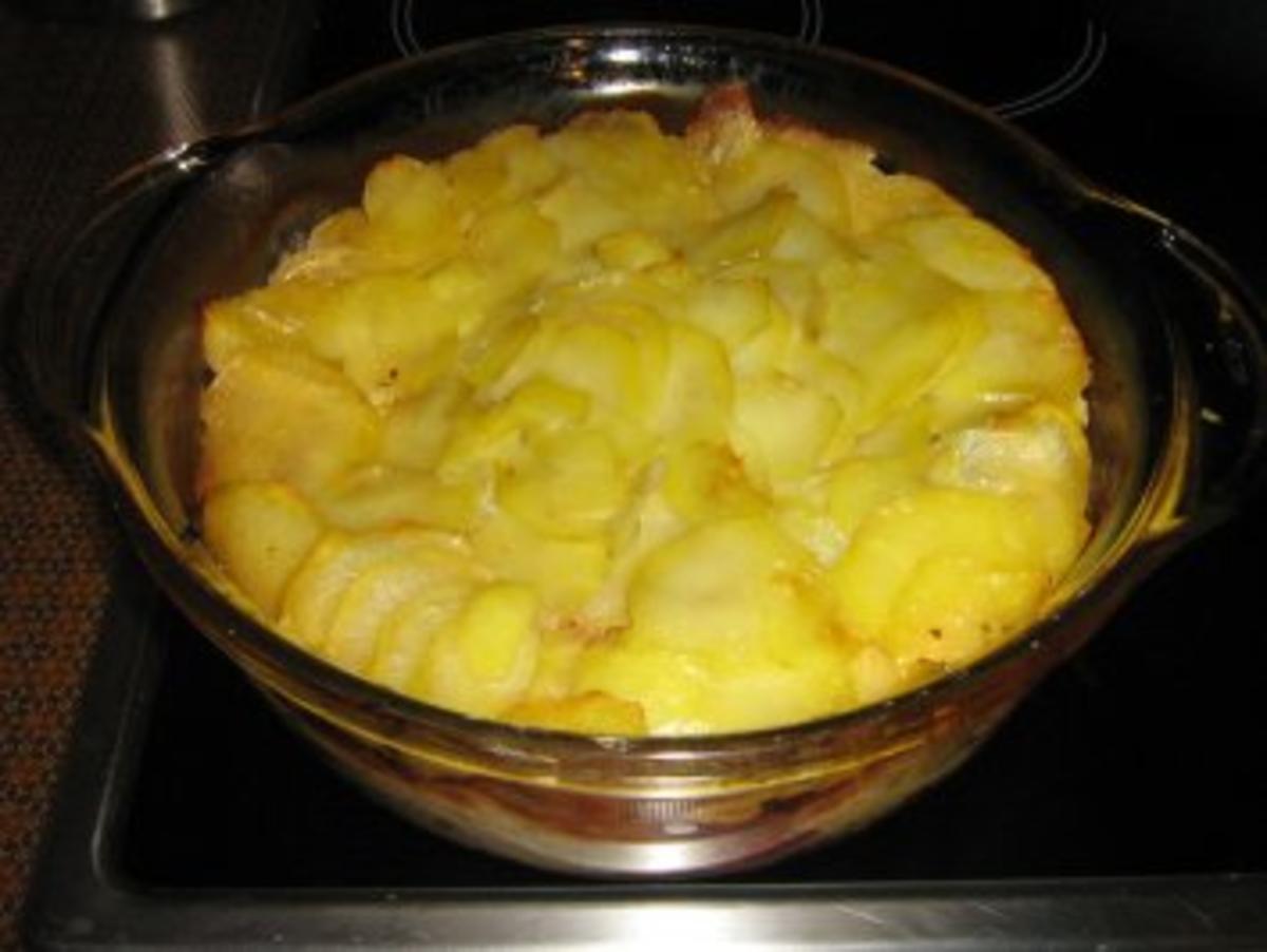 Gulasch vom Kalb unter einer Kartoffelhaube - Rezept - Bild Nr. 8