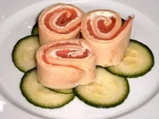 VORSPEISE - Pfannkuchen-Lachs-Frischkäse-Röllchen - Rezept