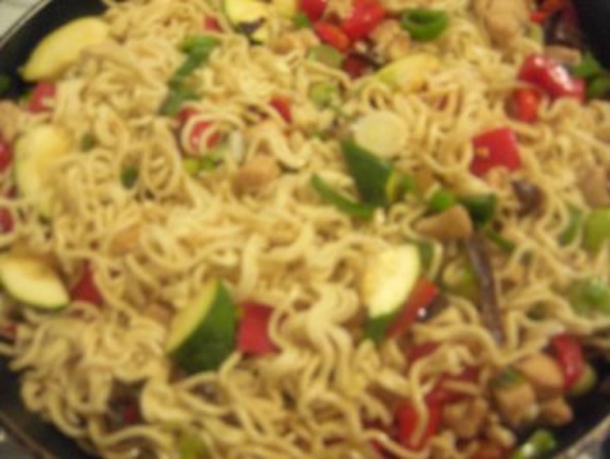 Mie Nudeln Mit Huhn Rezept Mit Bild Kochbar De