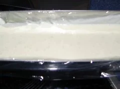 Rezept: Himbeer-Limetten-Terrine mit Schokoladensoße Bild Nr. 4 Himbeer-Limetten-Terrine mit Schokoladensoße - Rezept - Bild Nr. 4