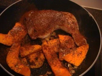 Rezept: Hähnchenschlegel mit Hokkaido-Kürbis Bild Nr. 5 Hähnchenschlegel mit Hokkaido-Kürbis - Rezept - Bild Nr. 5