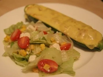 Zucchinis "scharf"  gefüllt - Rezept