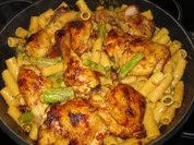 Scharfe Hähnchenpfanne mit Spargelpasta - Rezept