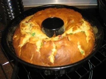 Früchte-Gugelhupf mit Schokoglasur - Rezept - Bild Nr. 4