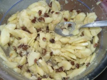 Apfelstrudel mit Vanillesabayon - Rezept