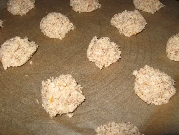 Rezept: Kokos-Orangenmakronen mit Schokolade Bild Nr. 4 Kokos-Orangenmakronen mit Schokolade - Rezept - Bild Nr. 4