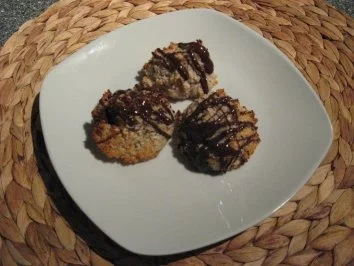 Rezept: Kokos-Orangenmakronen mit Schokolade Bild Nr. 2 Kokos-Orangenmakronen mit Schokolade - Rezept - Bild Nr. 2