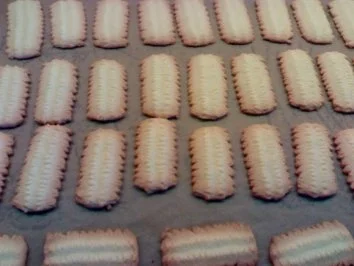 Rezept: Spritzgebäck, Teig für den Fleischwolf Bild Nr. 5 Spritzgebäck, Teig für den Fleischwolf - Rezept - Bild Nr. 5