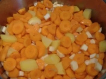 Münsterländer Wurzelpott mit Bratwurst und geschmolzenen Zwiebeln - Rezept - Bild Nr. 2