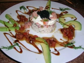 Rezept: Tatar von Räucherforelle und Lachs mit Avocado (eine leckere Vorspeise auch für Gäste) gabs am v. Wochenende Tatar von Räucherforelle und Lachs mit Avocado (eine leckere Vorspeise auch für Gäste) gabs am v. Wochenende - Rezept