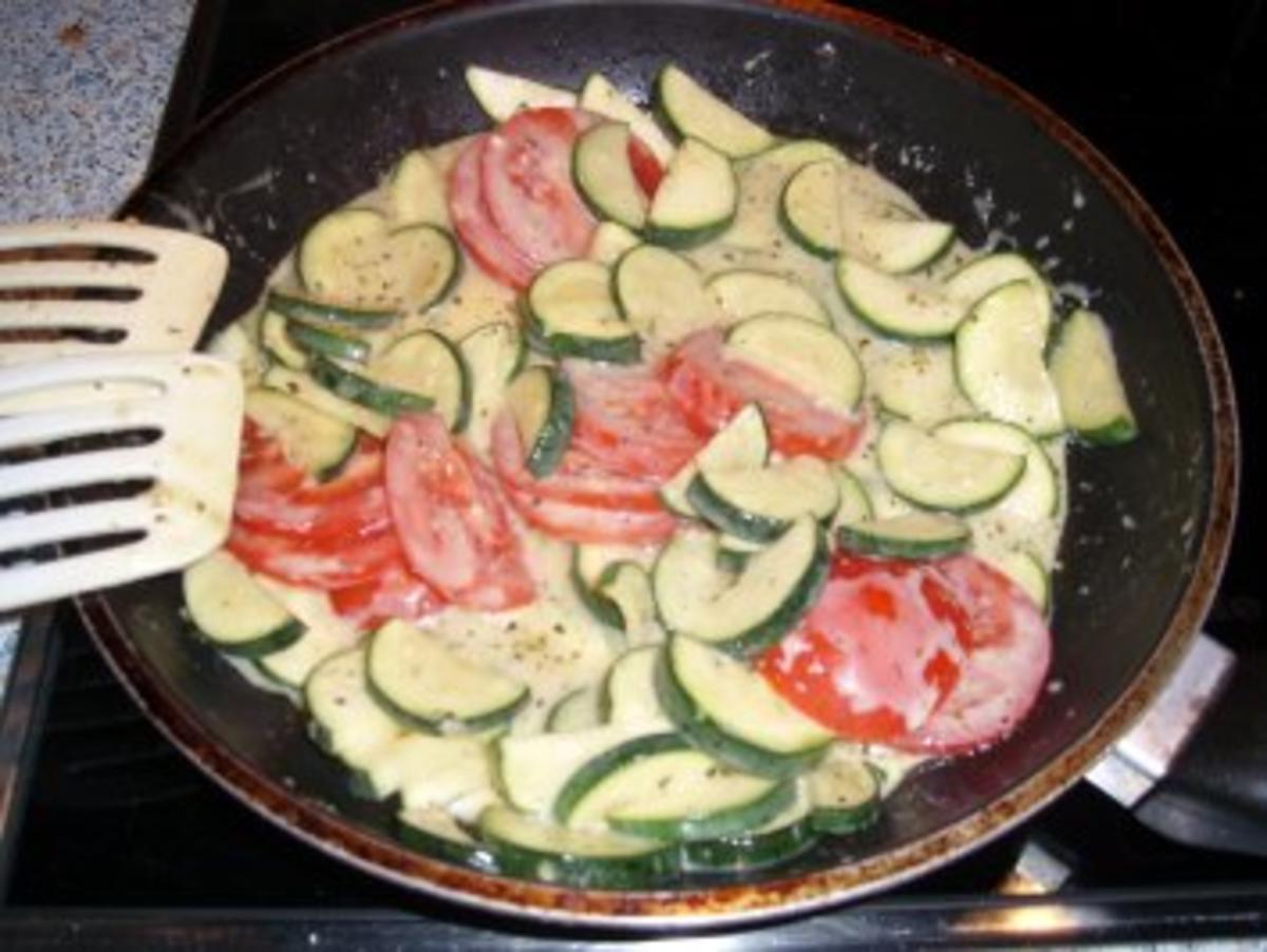 Gratin mit Tomaten und Zucchini - Rezept - Bild Nr. 3