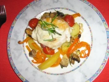 Rezept: Kalbssteak im Speckmantel auf Kartoffelgemüse überbacken. Kalbssteak im Speckmantel auf Kartoffelgemüse überbacken. - Rezept