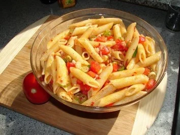 Salate:  Scharfer Nudelsalat - Rezept