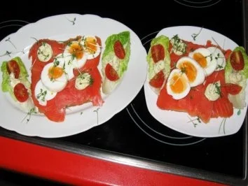 Rezept: Frühstückstoast mit Wildlachs u. Ei Frühstückstoast mit Wildlachs u. Ei - Rezept