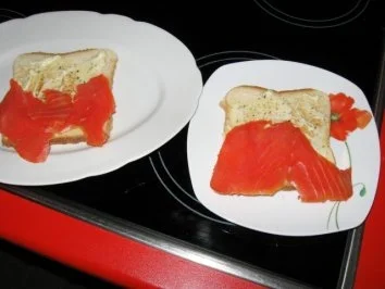 Rezept: Frühstückstoast mit Wildlachs u. Ei Bild Nr. 5 Frühstückstoast mit Wildlachs u. Ei - Rezept - Bild Nr. 5