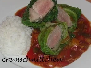 Schweinmedaillons mit Wirsingwickel mit Paprika - Tomatensoße - Rezept - Bild Nr. 2
