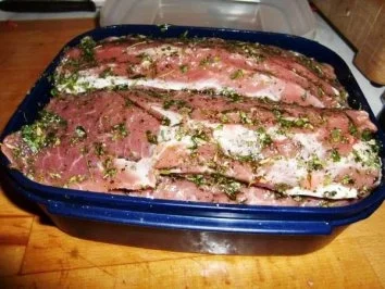 Kräuter-Lammlachse mit Holunder-/Rotweinsoße - Rezept - Bild Nr. 2