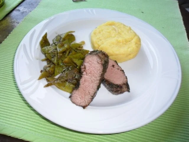 Kräuter-Lammlachse mit Holunder-/Rotweinsoße - Rezept